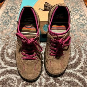 Dansko shoes / size 39 / Taupe